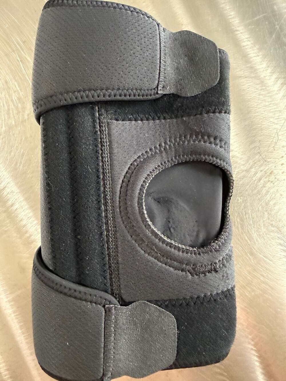 CURAD Performance Series Wrap Around Knee Support with Extended Grab Tabs, Unive